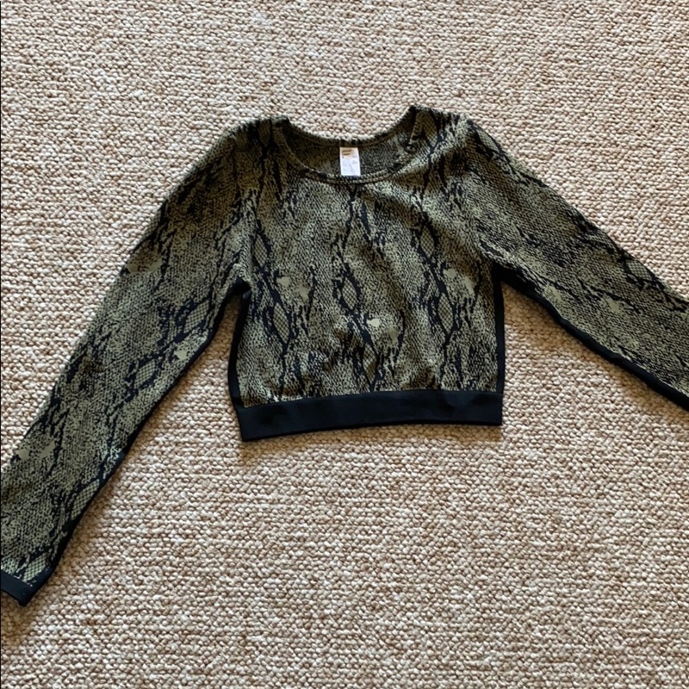 Fabletics snake skin crop workout top